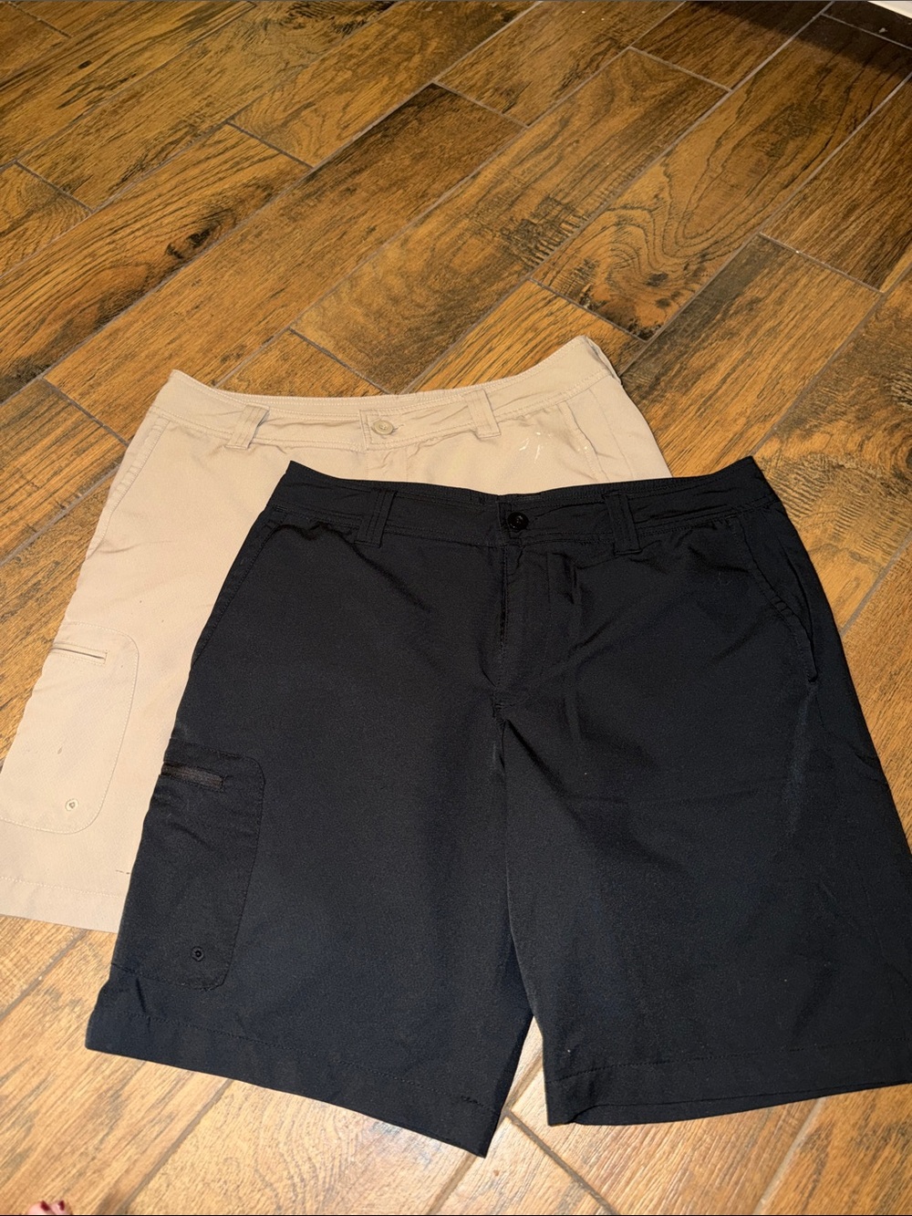 Magellan Men's Black and Beige Cargo Shorts - Classic Summer Utility